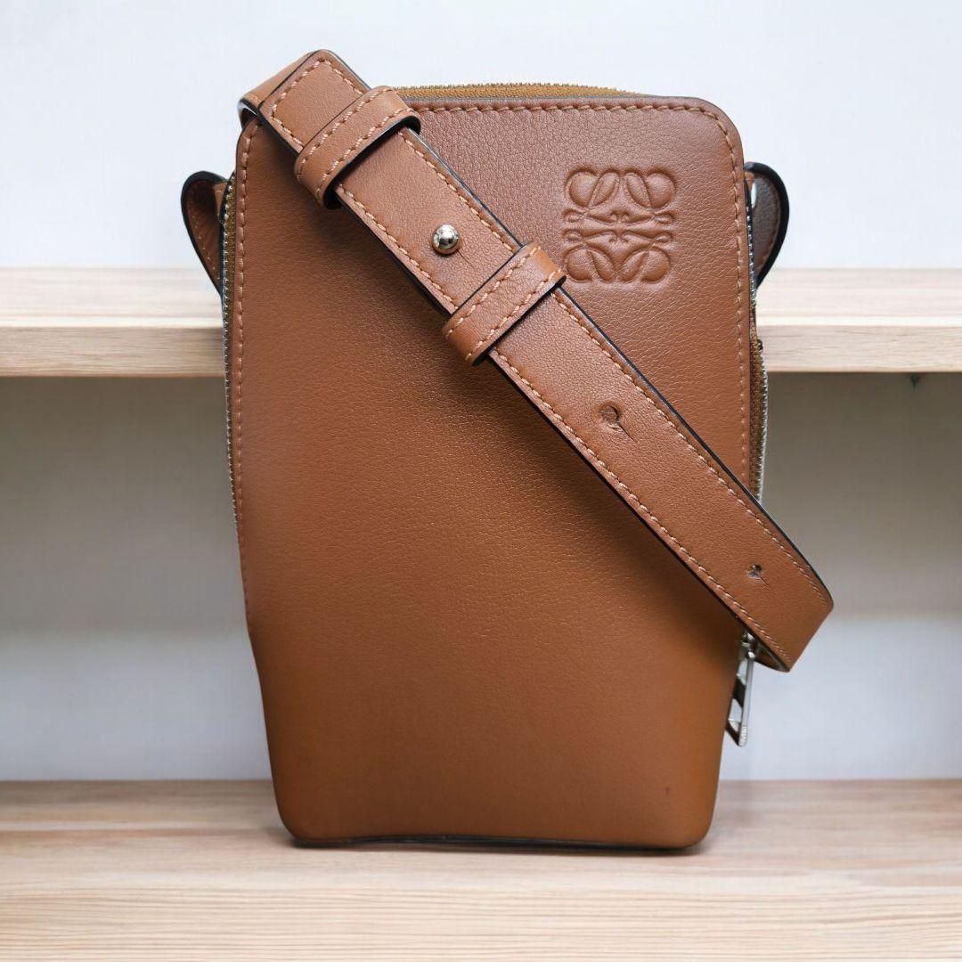 ロエベ クラシックカーフスキン ボックスバッグ アナグラム ブラウン タン ショルダーバッグ