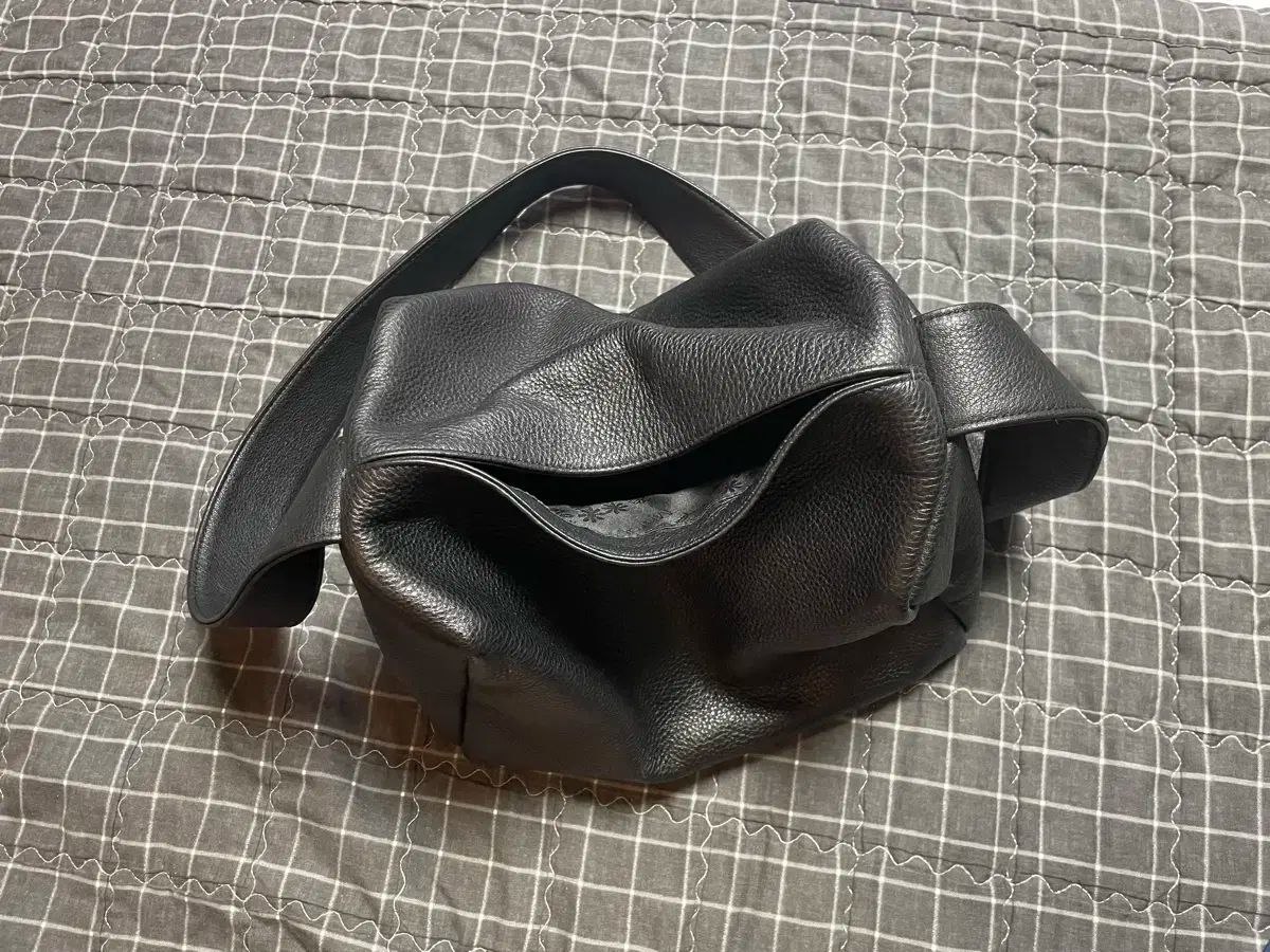 MARDI MERCREDI マルディメクルディ 怒鳴る