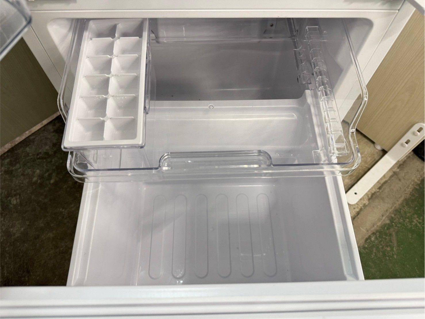 大阪送料無料☆3か月保障付き☆冷蔵庫☆シャープ☆2ドア☆2022年☆SJ