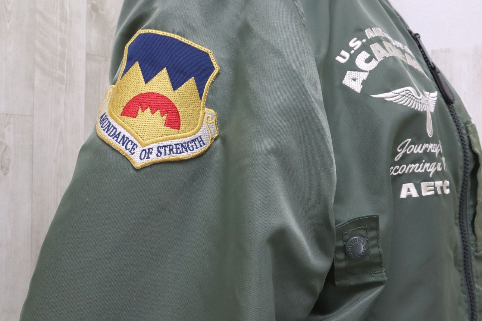AVIREX LIGHT MA-1 FLYING CADET ライト MA-1 フライングカデット (L