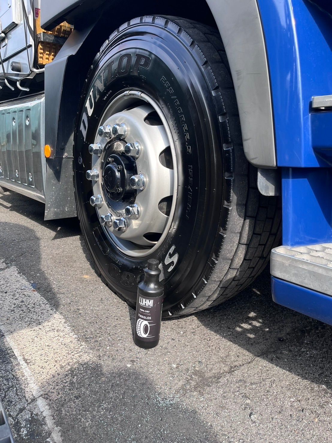 メーカー公認　LUHMI tire glos タイヤグロス　タイヤワックス LUHMI タイヤグロス 1L(スポンジ付き)｜【トラックカスタム