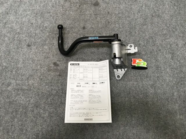 新車取り外し!エルフ 6代目/2006- 純正 右 ドアミラー ステー いすゞ(138680)