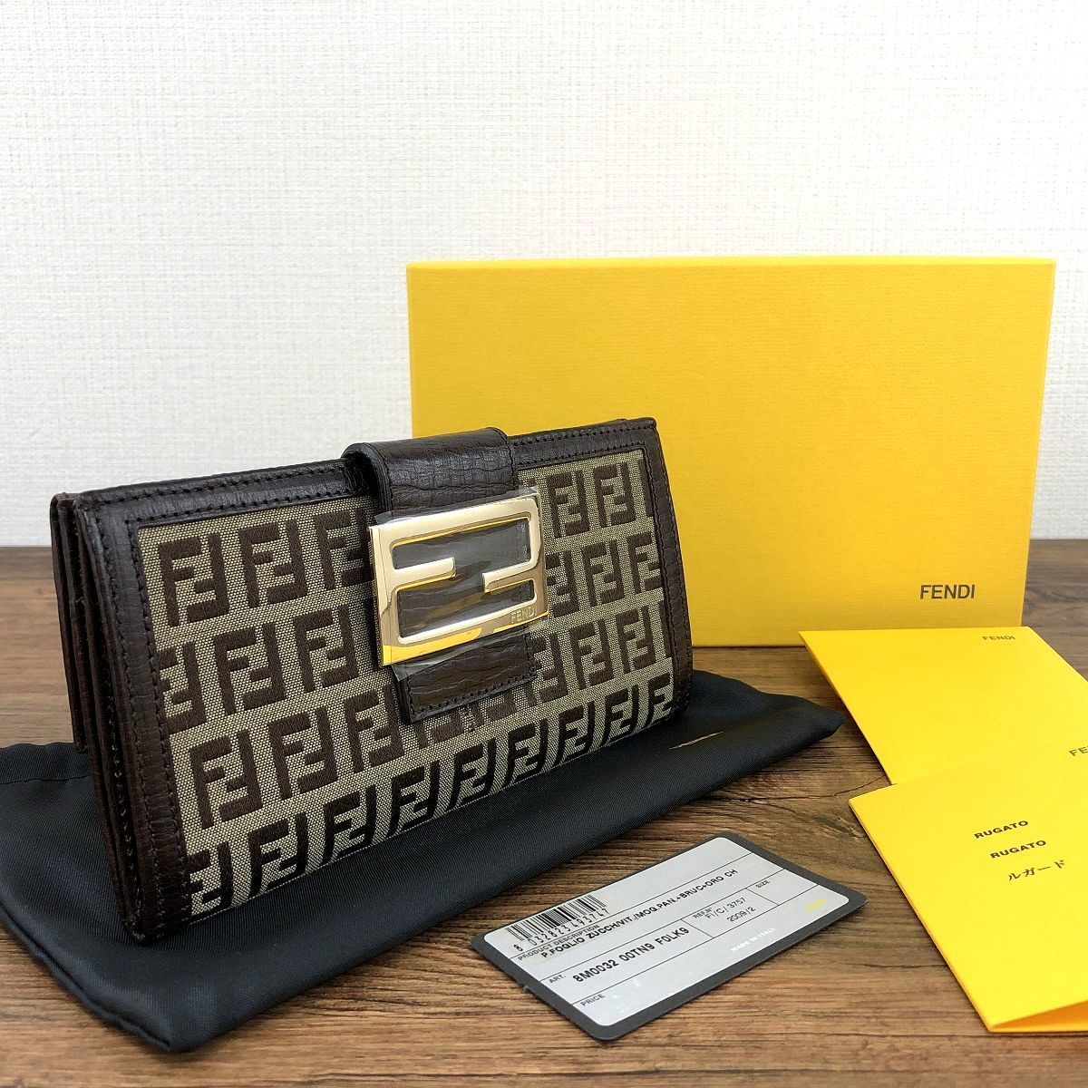 FENDI フェンディ ズッカ柄 二つ折り 長財布 - 小物