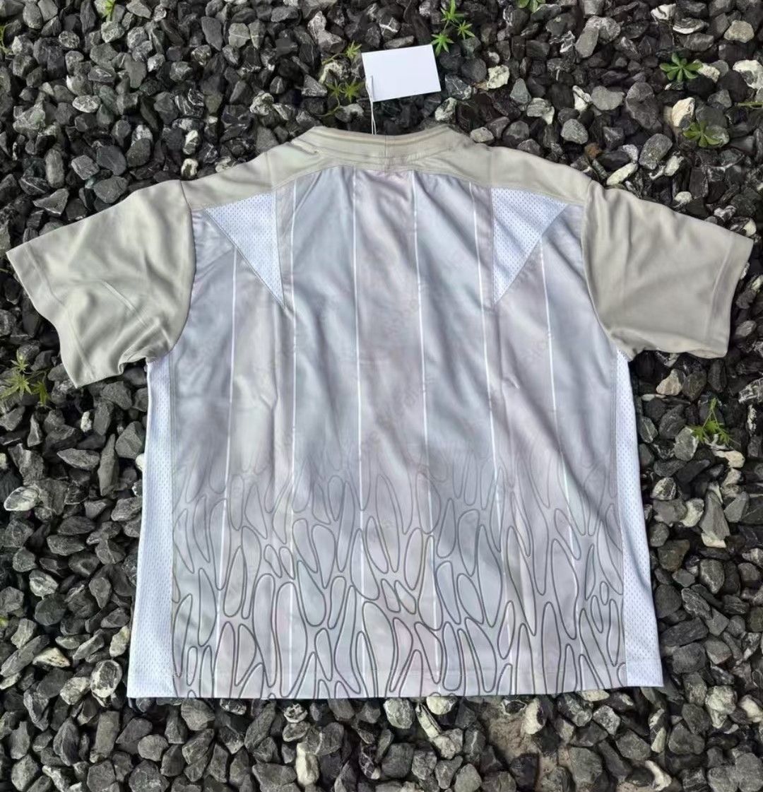 【レビューで送料無料】 Studios 匿名配送】Acne CYLEA 白T ロゴT EMBOSS トップス