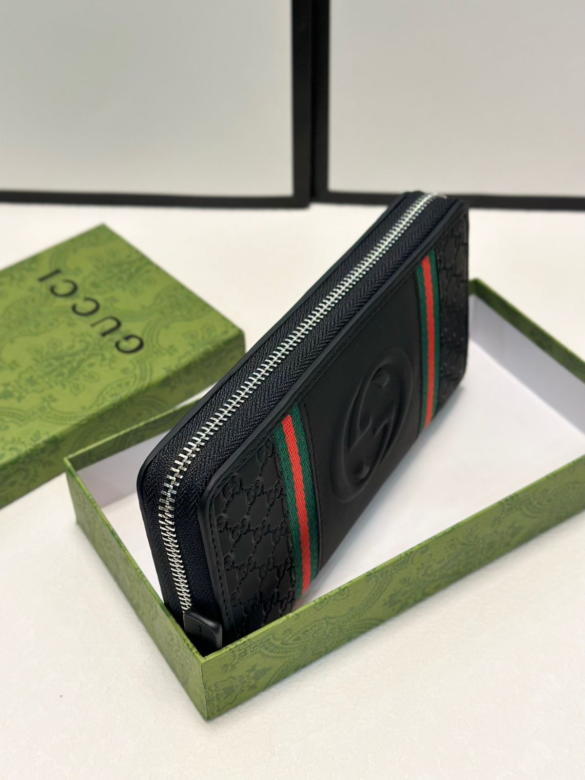 GUCCI グッチ