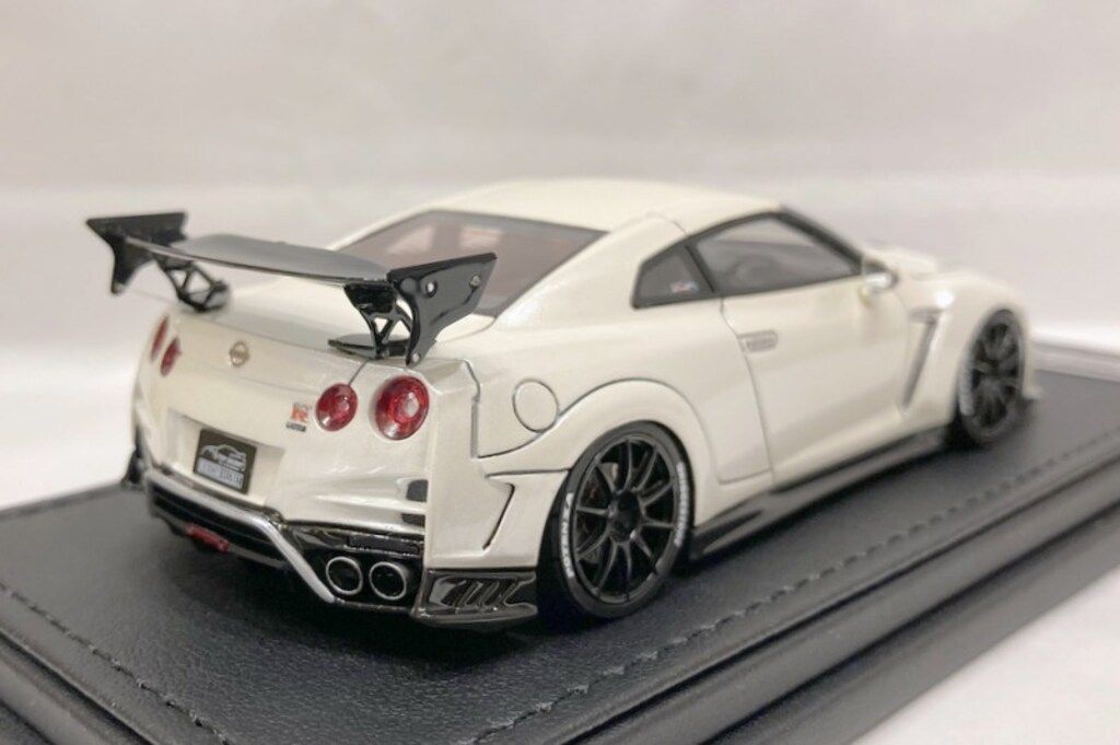ignition model GT-R ホワイト 1/43 ignition model 1/43 TOP SECRET GT-R (R35) White Peal IG1543 - メルカリ