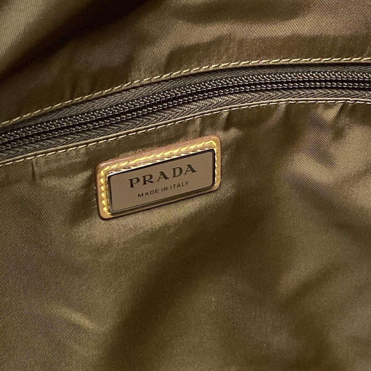 PRADA プラダ