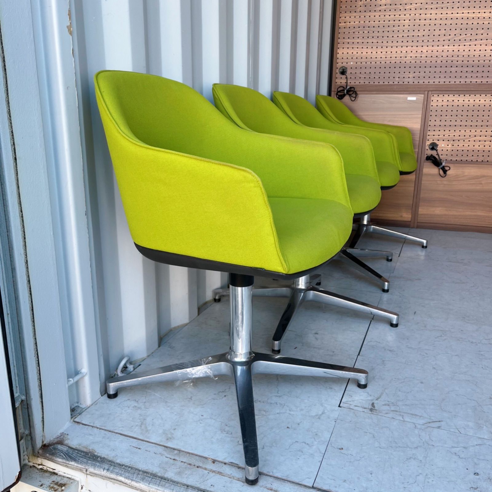 取付無料！ヴィトラ ソフトシェルチェア フォースターベース オフィスチェア4脚 1_000000001422.jpg?1716259124