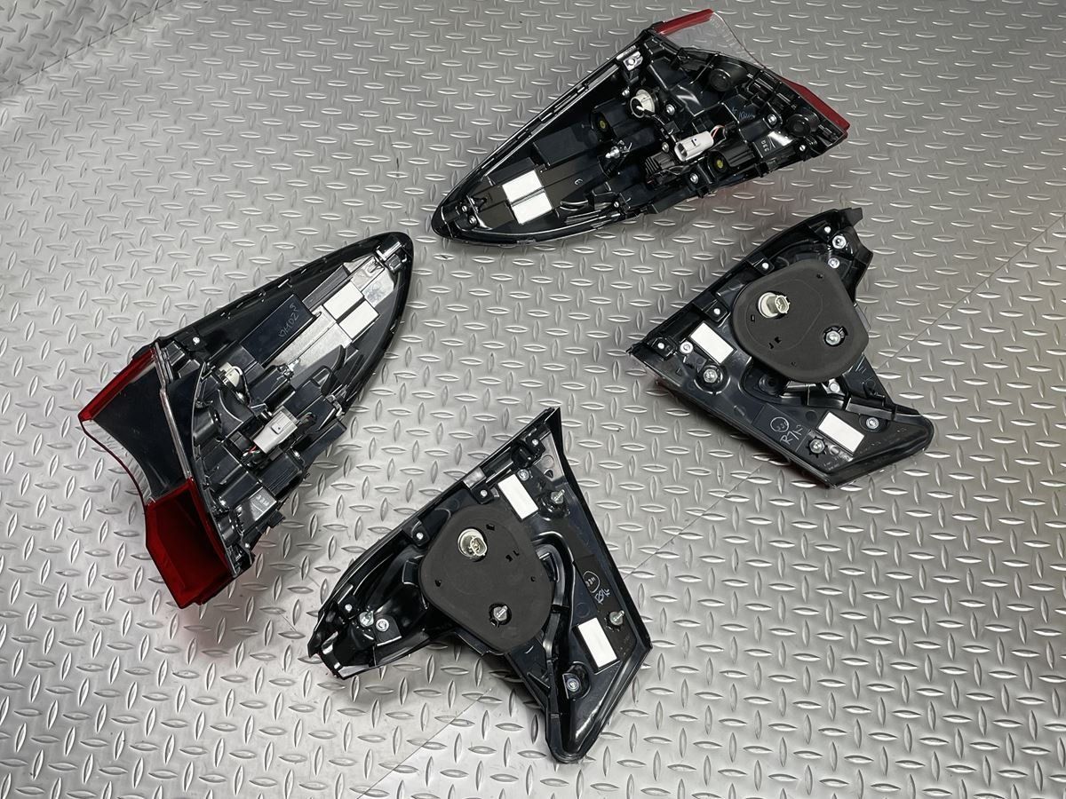 C-HR純正 前期 左右テールランプ/ライト/レンズ トヨタ 中古