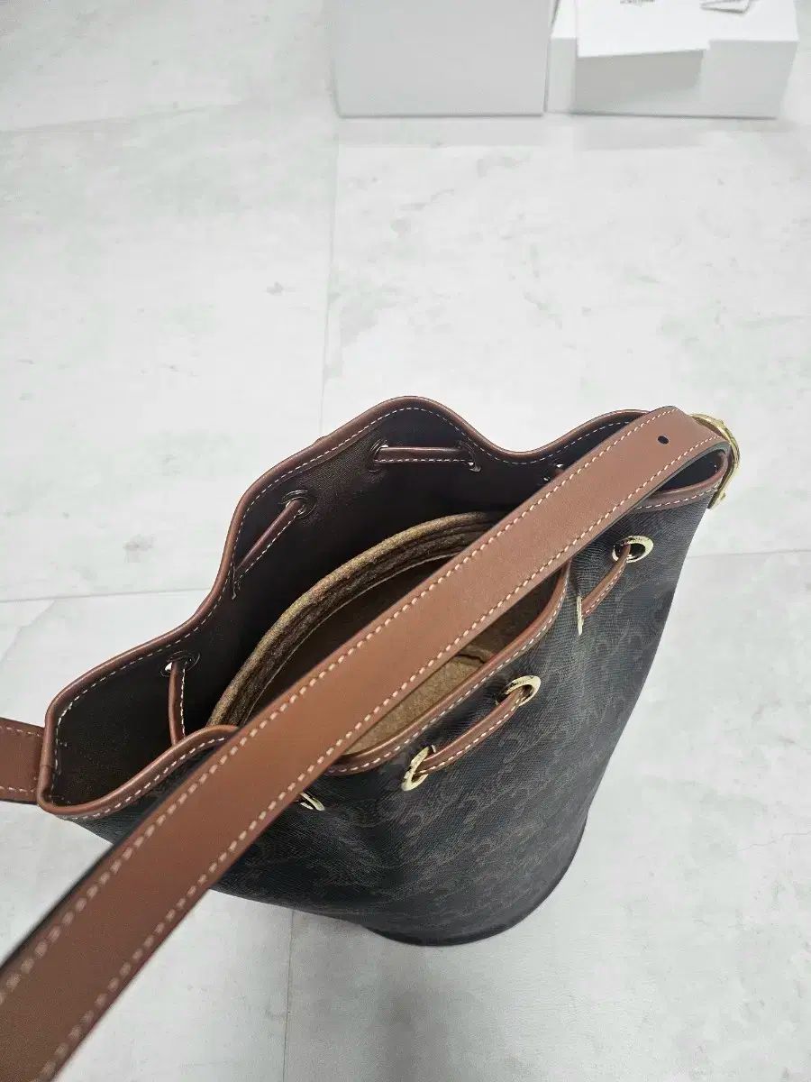 Celine セリーヌ