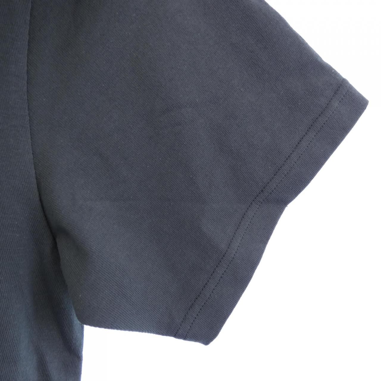 SACAI Tシャツ