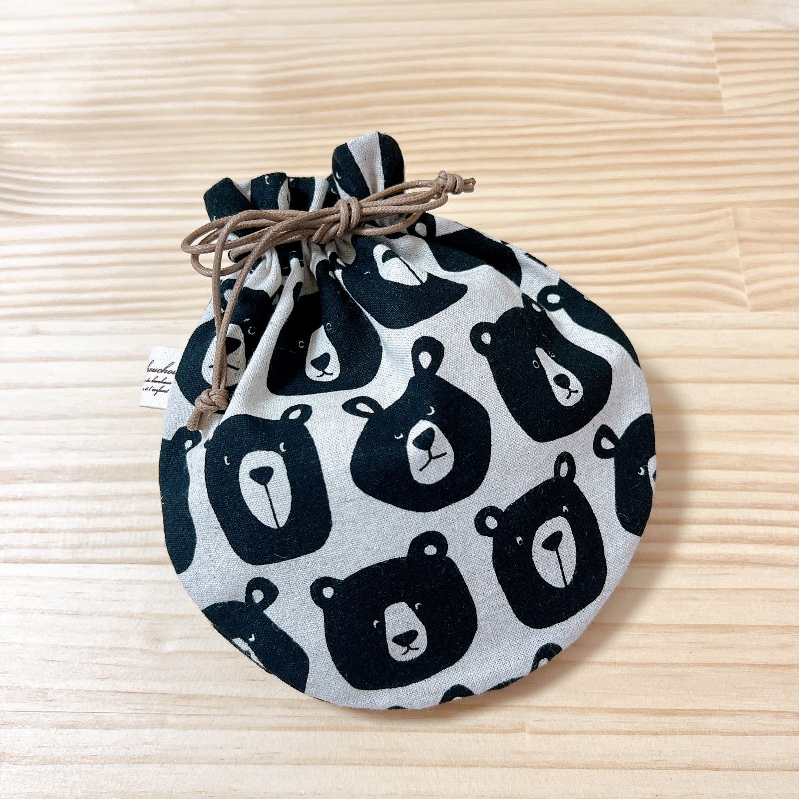 専用✳︎SALE✳︎ラスト✳︎ハンドメイド✳︎クマ柄　巾着　コップ袋 ハンドメイド 巾着 まる巾着 生成り くま柄 - メルカリ