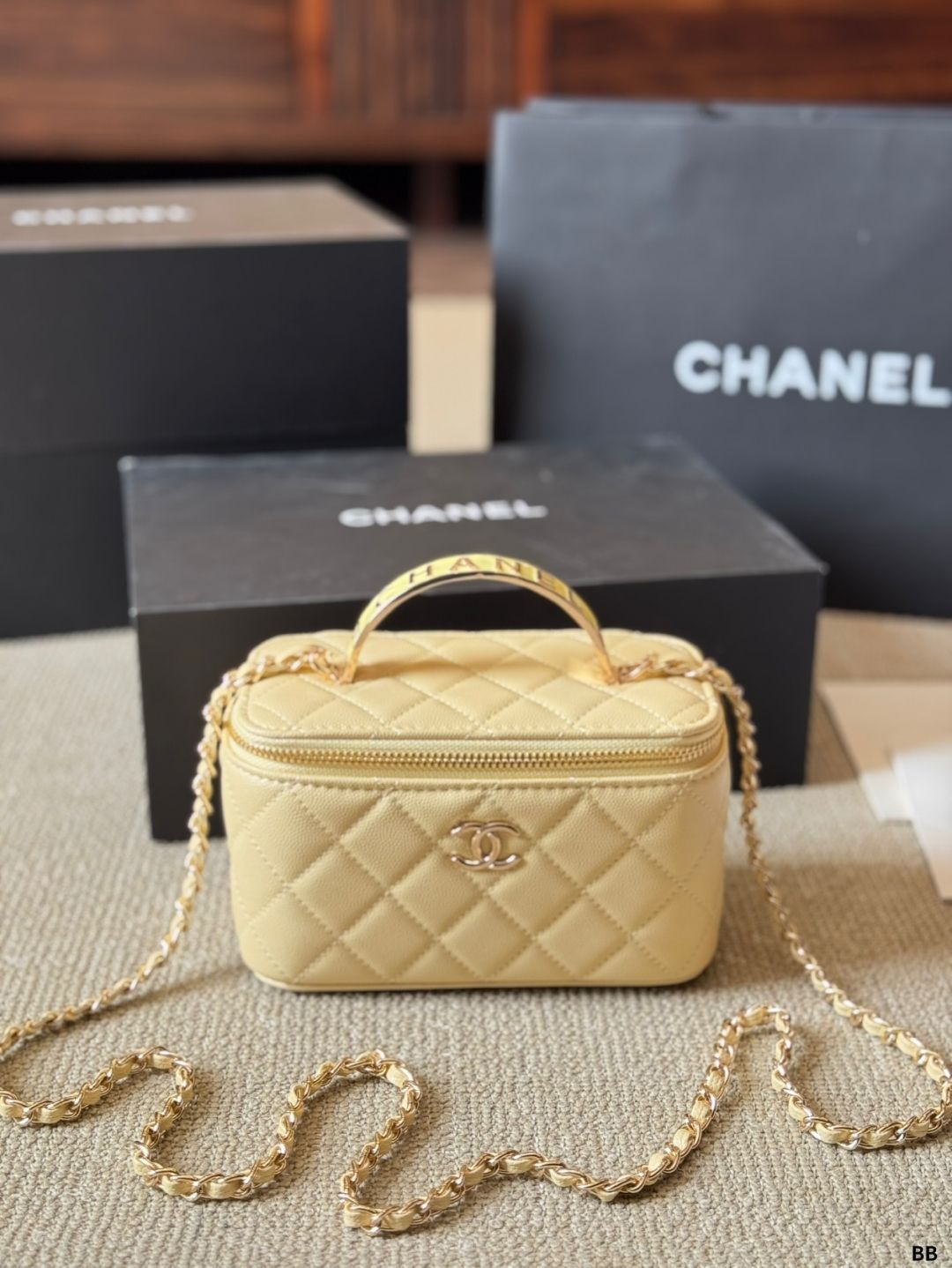 CHANEL ボックス バッグ 今日特価】Vintage Chanel ボックスバッグ-WTO輸入1 - メルカリ