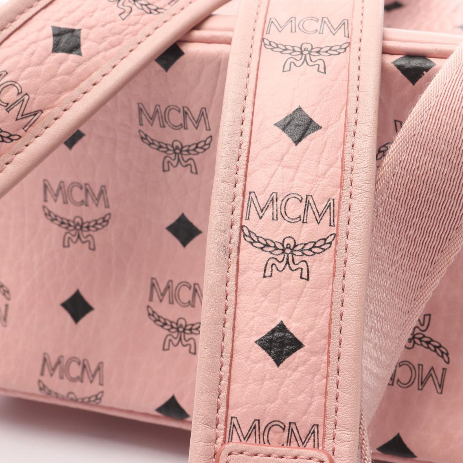 MCM ピンクレザー スタッズ リュック バックパック スタッズ MCM