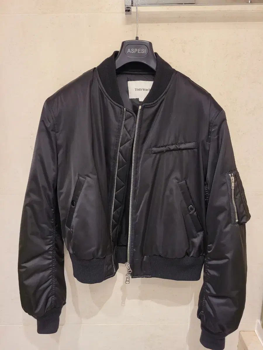 トニーウェク リサイクル クロップド パデッド ブルゾン