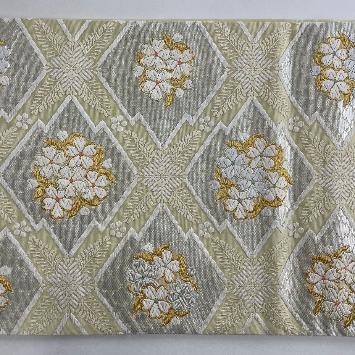 袋帯 美品 優品 菱 花唐草 金銀糸 薄緑 六通 正絹 【中古】 袋帯