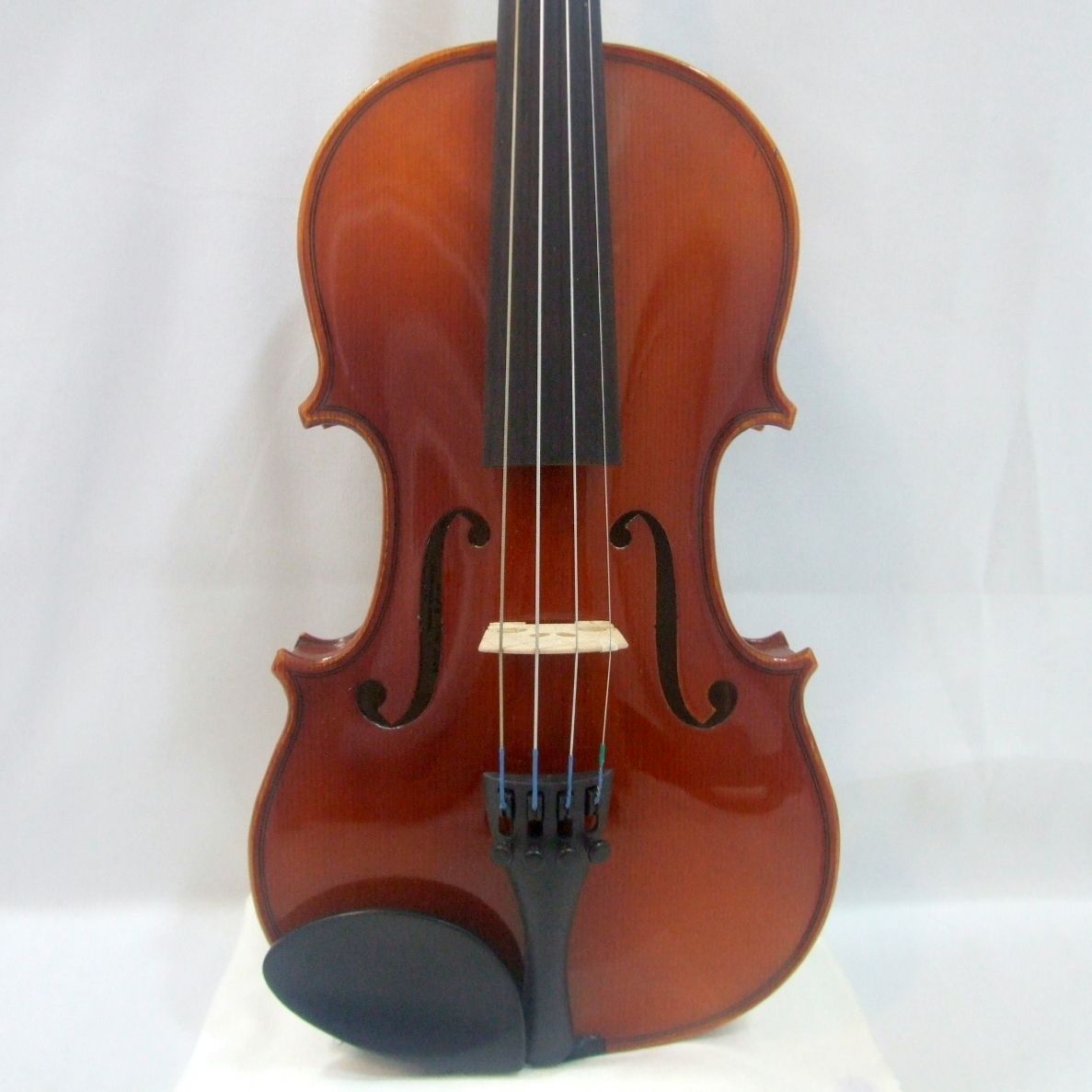 スズキバイオリン 1|8 分数 No230 2025年 ケース SUZUKI弓 No1016 展示品 ほぼ セット 鈴木バイオリン 定価の35％程度