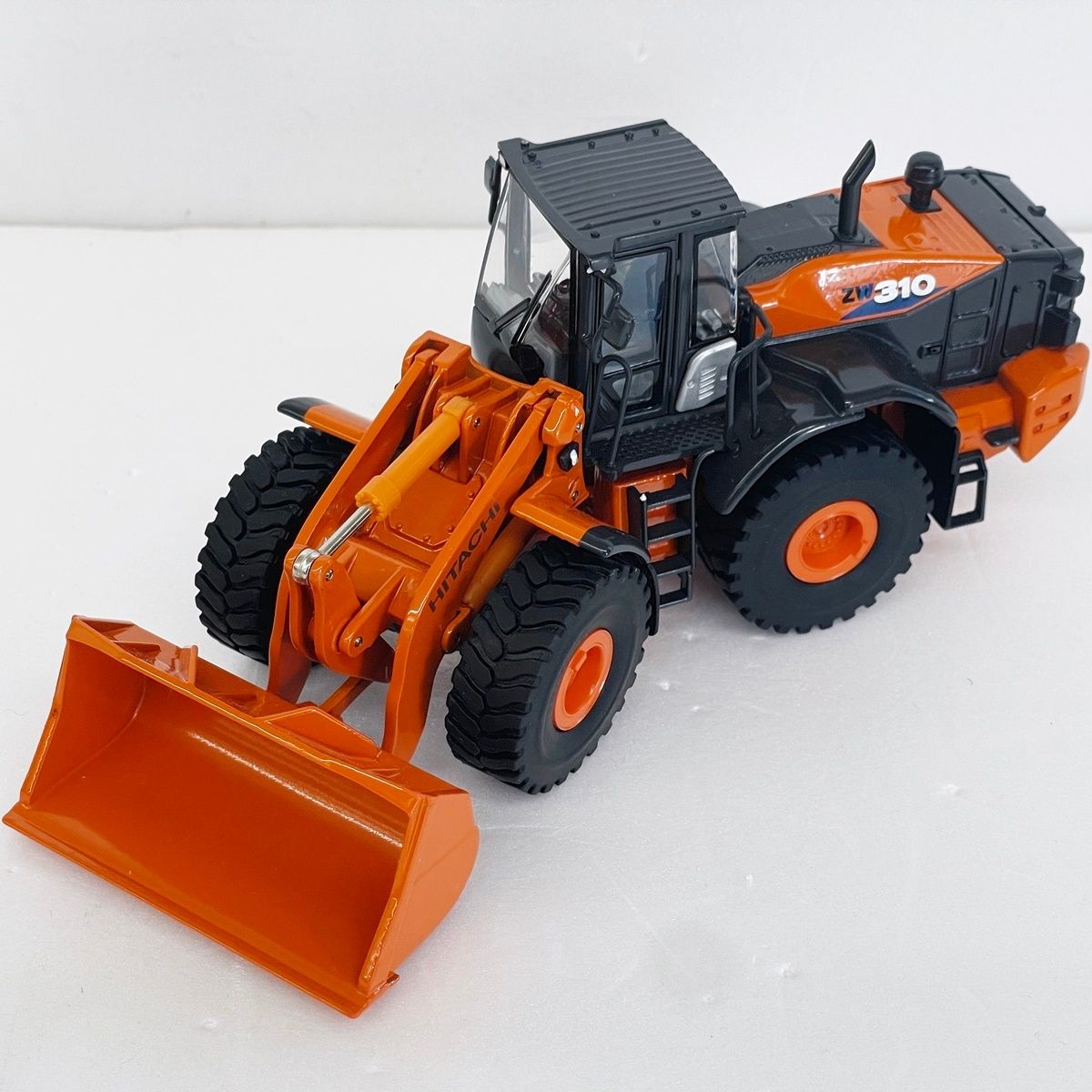 【新品未開封】HITACHI ZW310 ホイールローダー模型 楽天市場】ZW310-6 日立 ホイールローダー 1/50スケール 日立建機