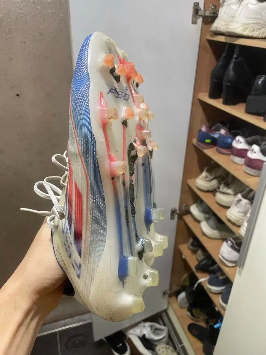 アディダス サッカーシューズ 270