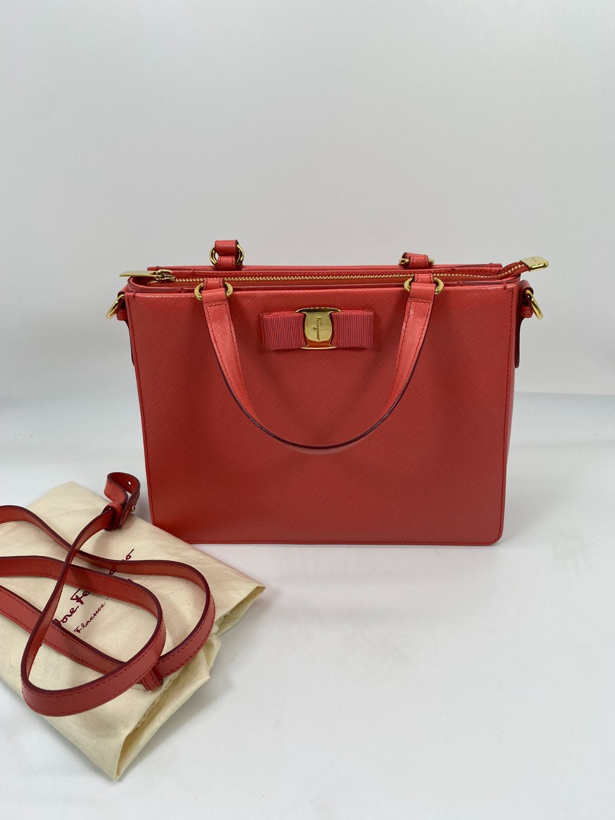 Salvatore Ferragamo サルヴァトーレ フェラガモ ショルダーバッグ 管理番号：5676 Salvatore Ferragamo サルヴァトーレ フェラガモ ショルダーバッグ