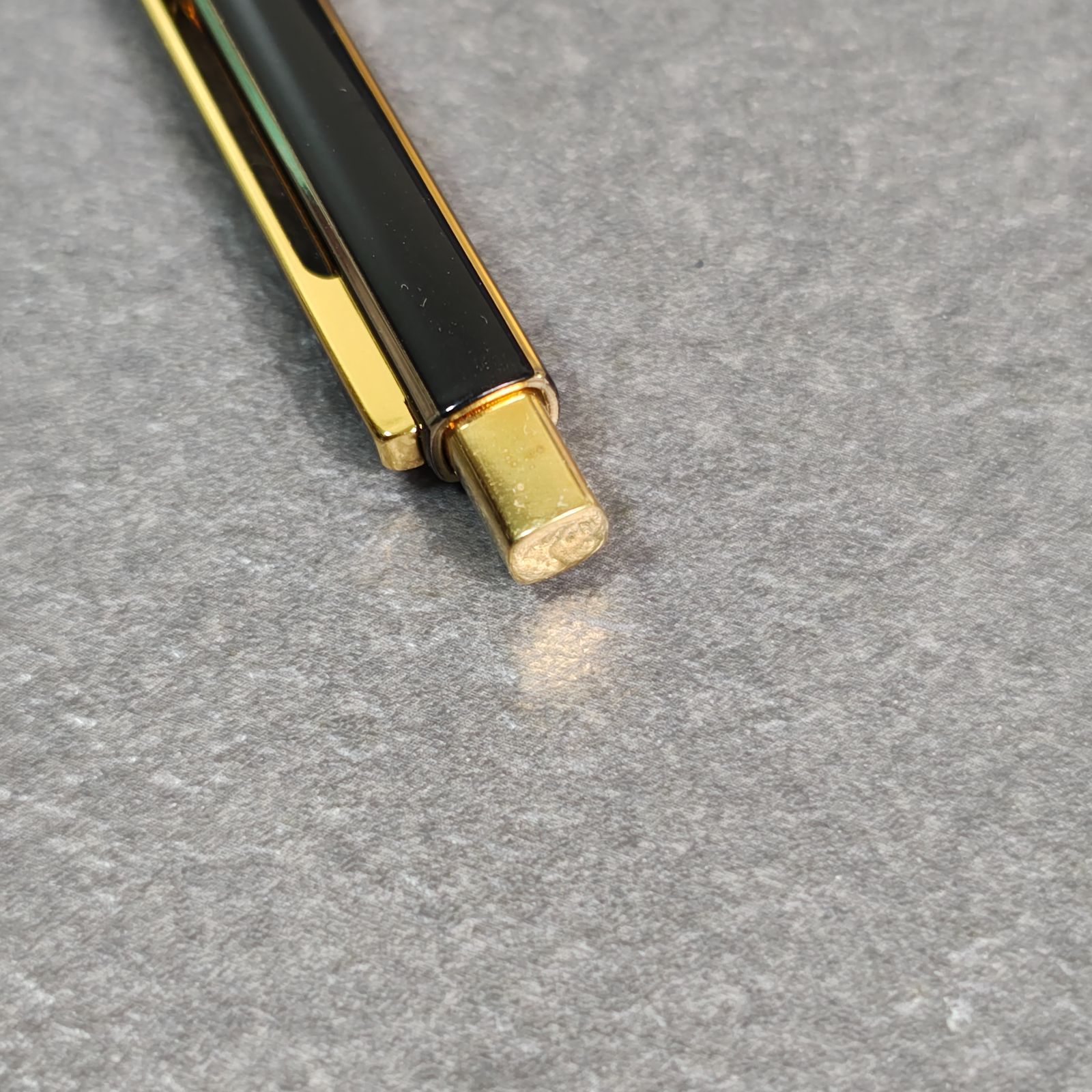 PILOT 絶版 quatro ボールペン ノック式 黒金 パイロット 日本製