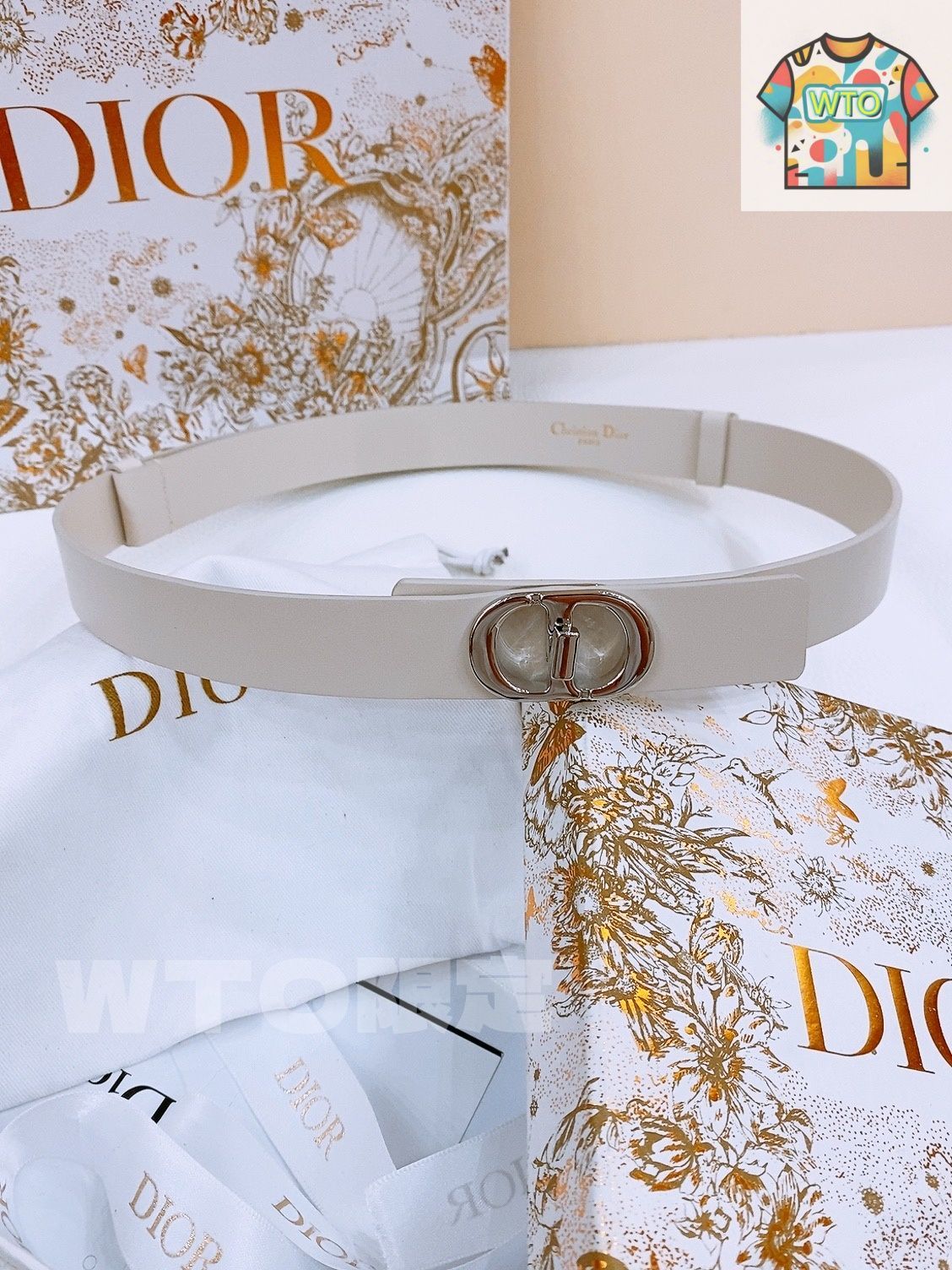 新品 Dior ディオール ベルト MONTAIGNE BLACK&BEIGE 新品 Dior ディオール ベルト MONTAIGNE BLACK&BEIGE