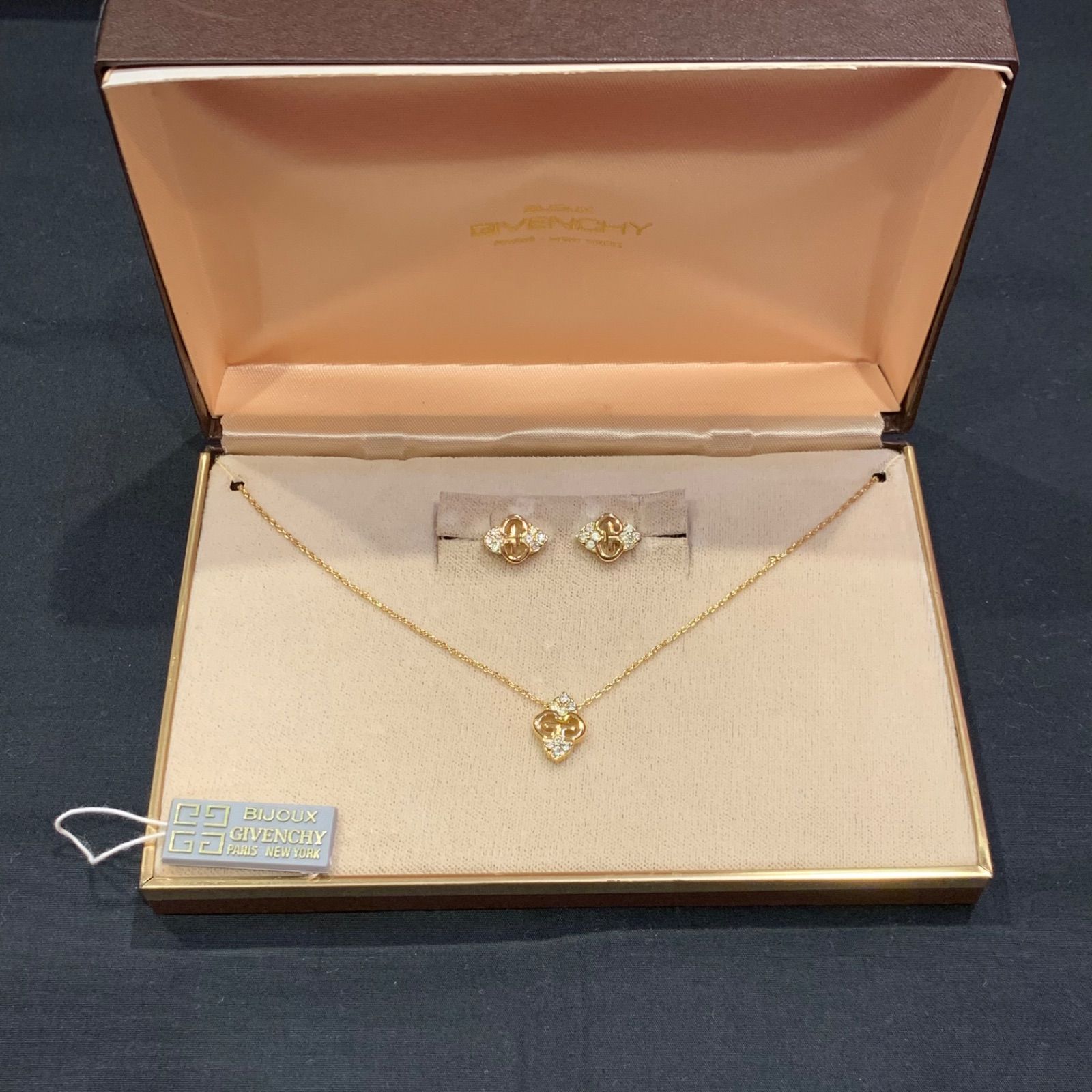 ⭐︎ GIVENCHY ジバンシー ネックレス イヤリング セット - メルカリ
