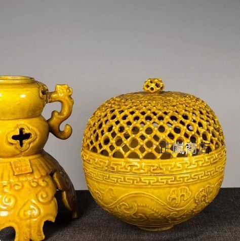 景徳鎮 陶磁器 帝王黄釉透かし彫り香炉 香道具 茶道具 装飾品 工芸