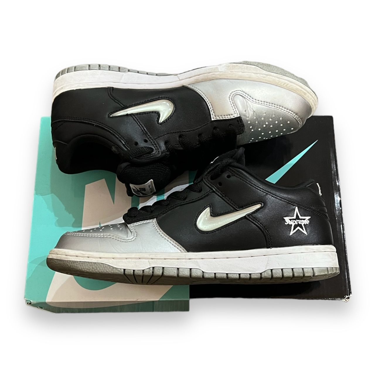 SUPREME × NIKE SB DUNK LOW コラボ シュプリーム × ナイキ SB ダンク 