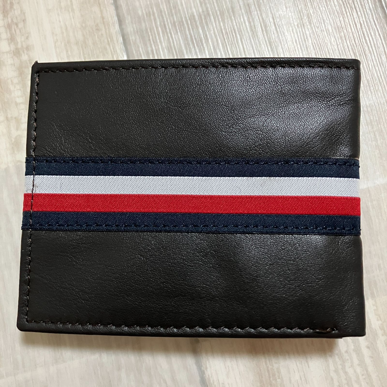 トミーヒルフィガー Tommy Hilfiger 2つ折り財布 黒【アメリカ購入新品