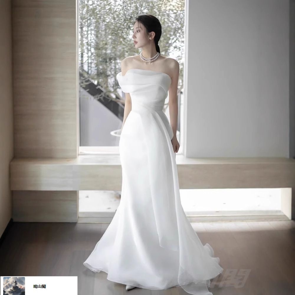 フレンチ風 ビスチェ 軽ウェディングドレス 花嫁用 シンプル エレガント エンゲージメントドレス ミニトレーン マーメイドスカート おしゃれ ラグジュアリー ロケーション撮影 出退場ドレスCYB19デザイン刷新