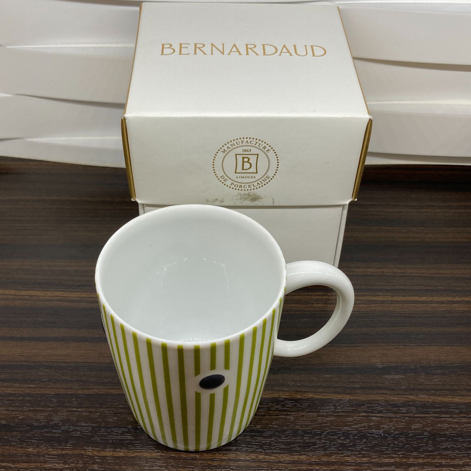 みなみ様専用ページ ✨未使用✨ BERNARDAUD ベルナルド デルフォス マグ・グリーン ホワイト ストライプ 250ml マグカップ 食器  PAWNSHOPRiZ パウンショップリズ - メルカリ