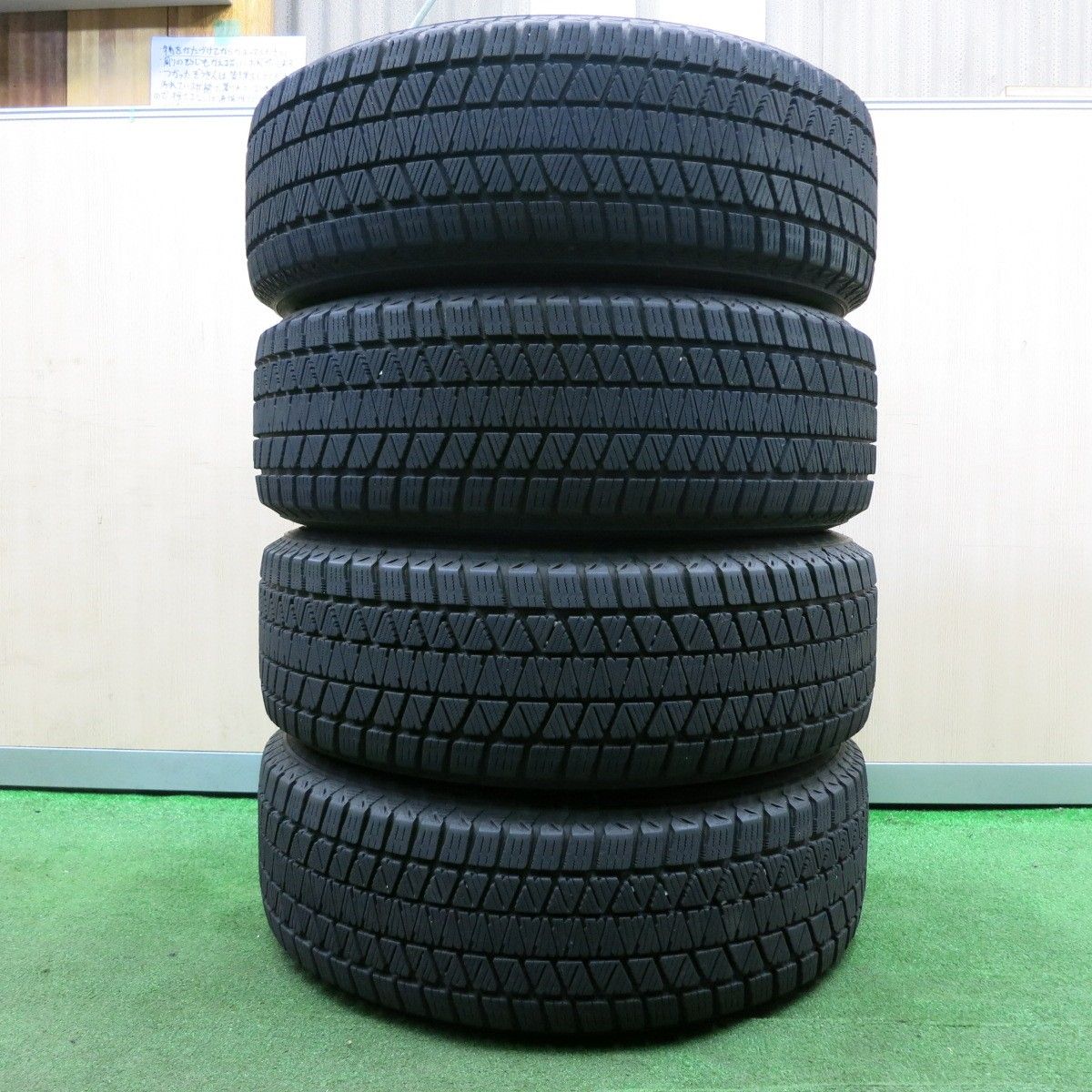 *送料無料* バリ溝！キレイ！9.5分★スタッドレス 225/65R17 ブリヂストン ブリザック DM-V2 BALMINUM バルミナ 17インチ  PCD114.3/5H★4033003NJス