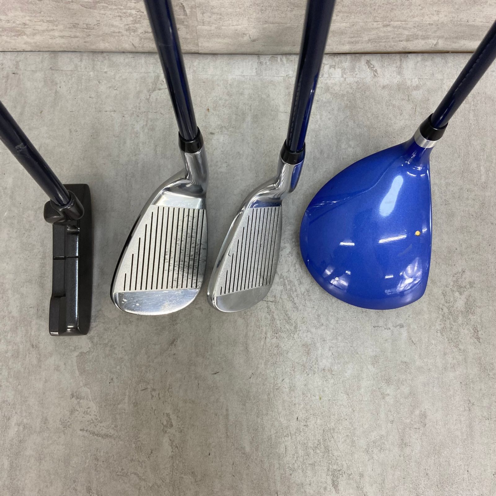 アメリカンツアー ジュニアゴルフ クラブセット 4本 右利き用 子供