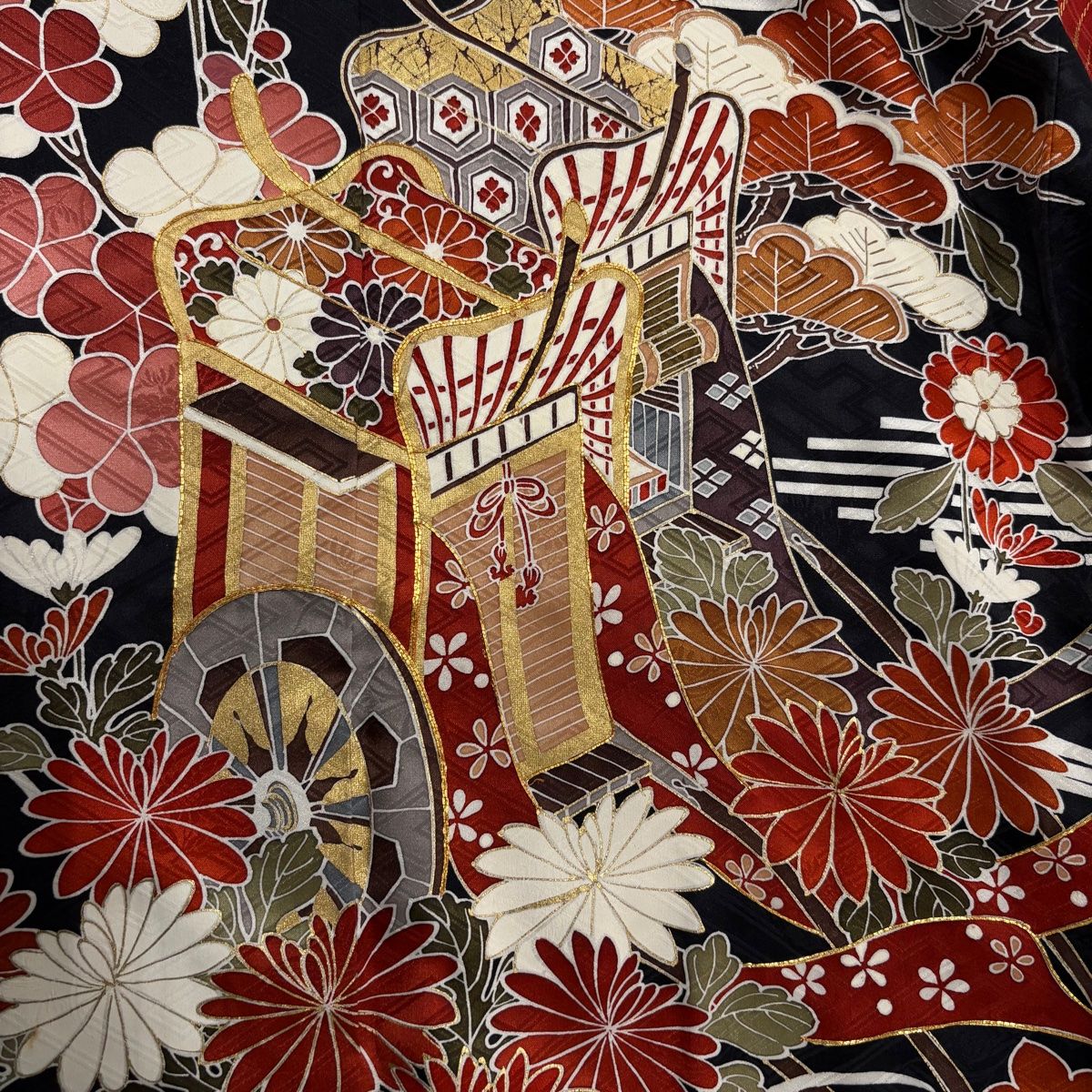 振袖 身丈169.5cm 裄丈69.5cm L 袷 御所車 草花 金糸 金彩 黒 正絹  