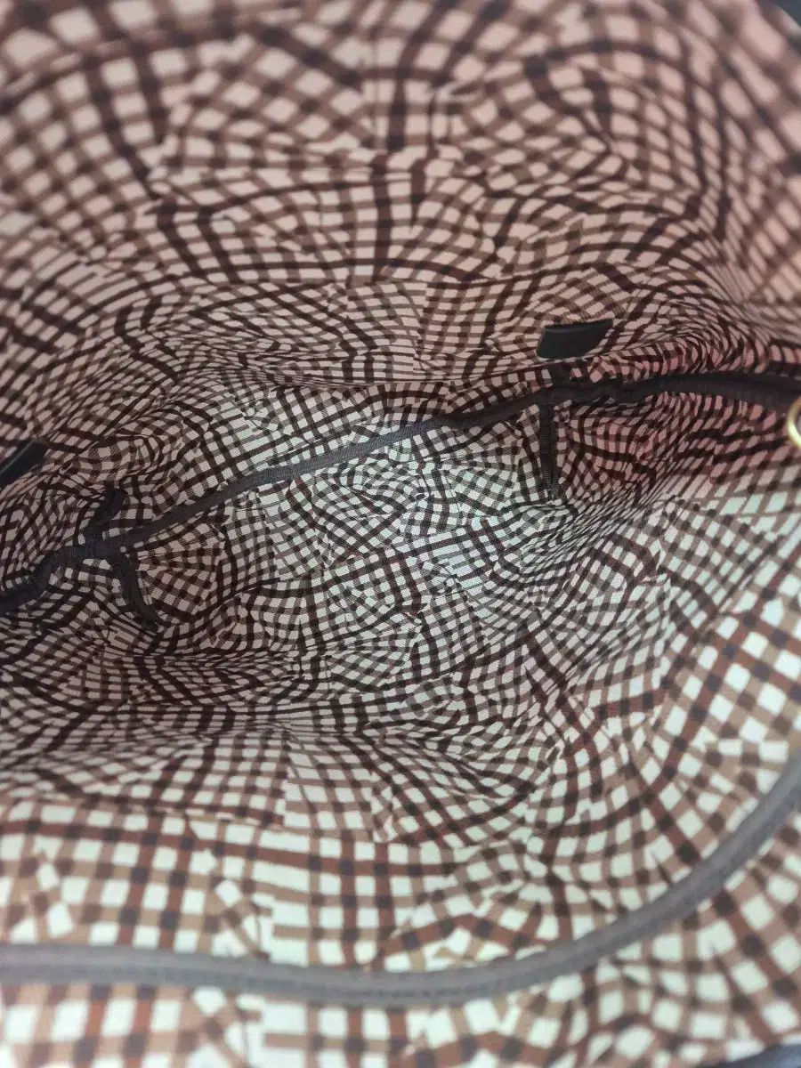 MCM ヴィセントス　スモールクロスボディバッグ MCM ヴィセントス スモールクロスボディバッグ MCM ヴィセトス