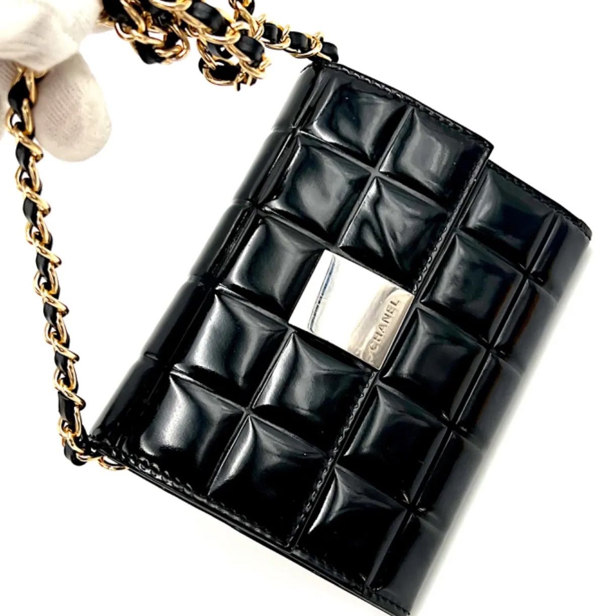 CHANELシャネルチョコバー三つ折り財布 チェーンショルダー エナメル 