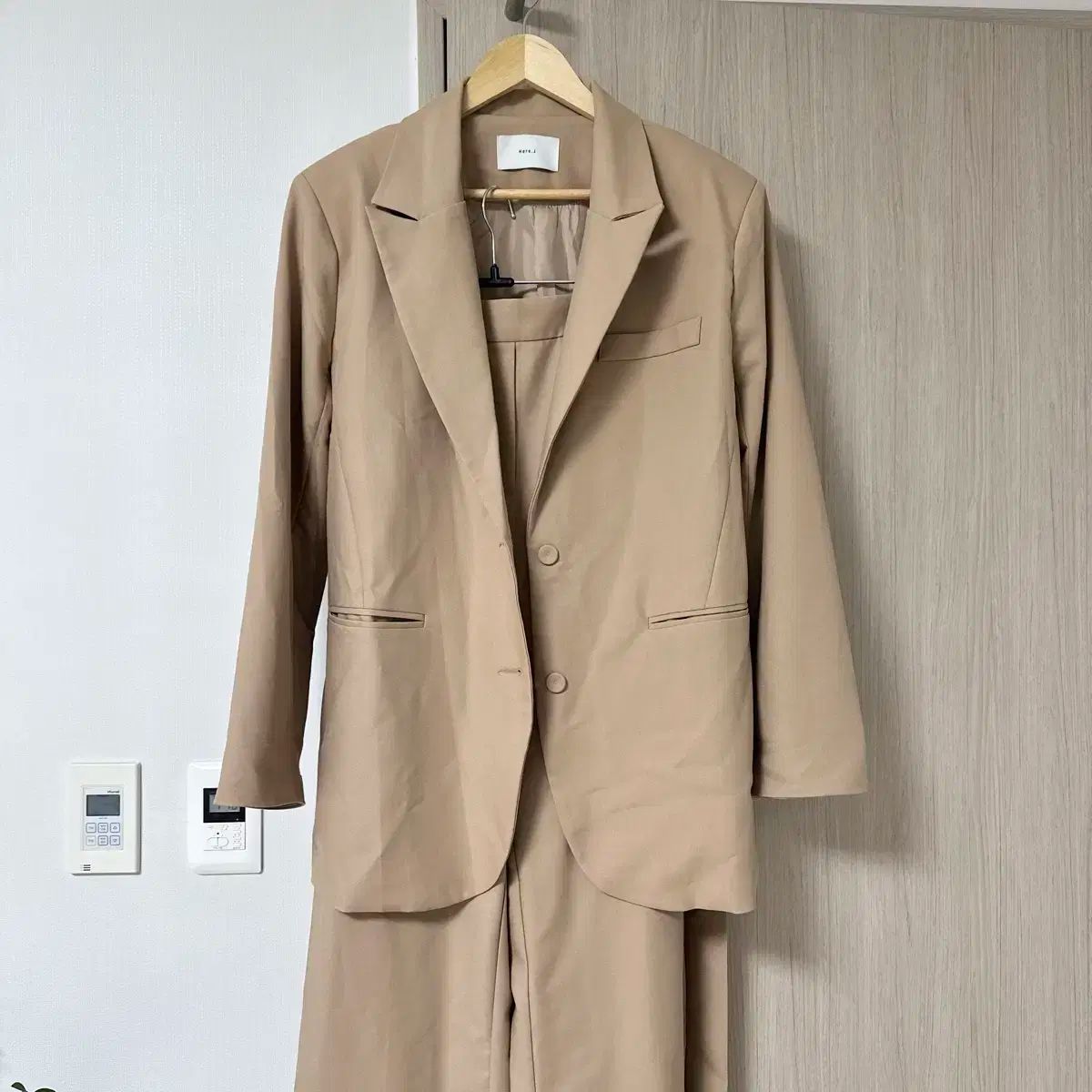 ベージュ スラックス ジャケット セットアップ ルーズフィット