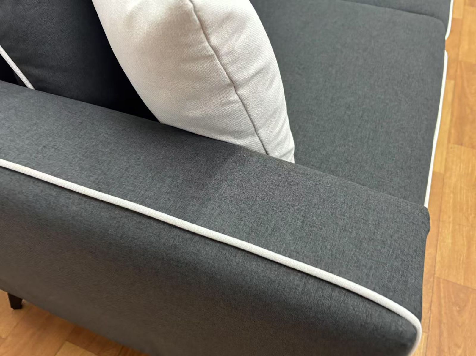 リビングソファ ミッドセンチュリー ヴィテージ風 かわいい 布張りソファー3232＃グレー NEXPOTALLINN_EU