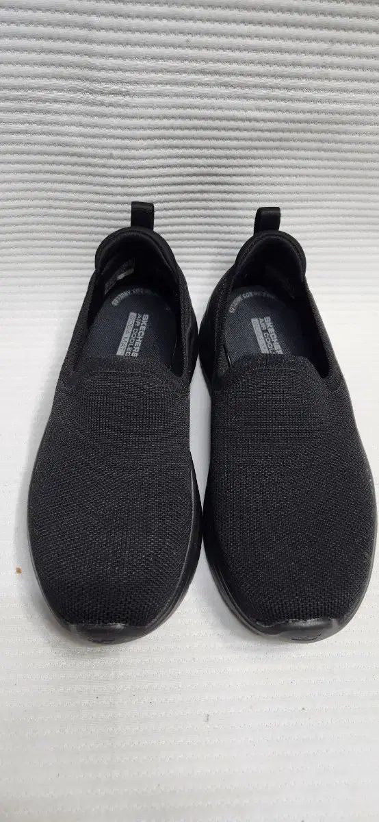 【雷市場（ポンジャン）商品韓国直送】 SKECHERS(スケッチャーズ) ゴーウォーク ハイパー バースト スリッポン 225 サイズ