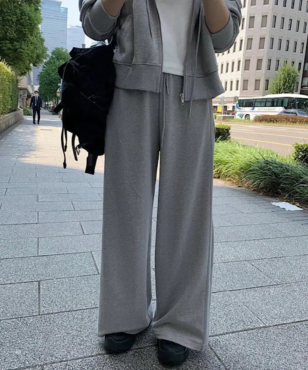 PrettyYoungThing スティッチ