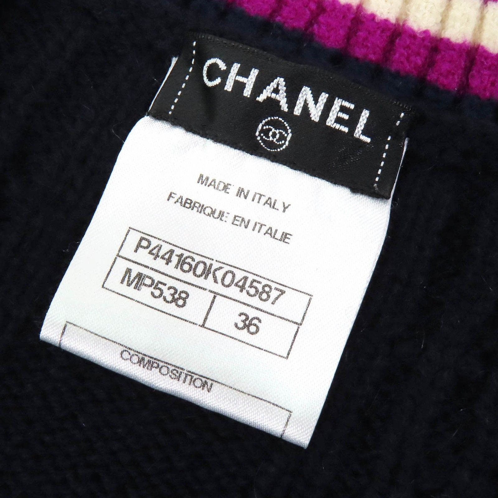 美品　CHANEL シャネル　パンチングロゴ　ニット　セーター シャネル(CHANEL)シャネル ニットセーター セーター 衣料品