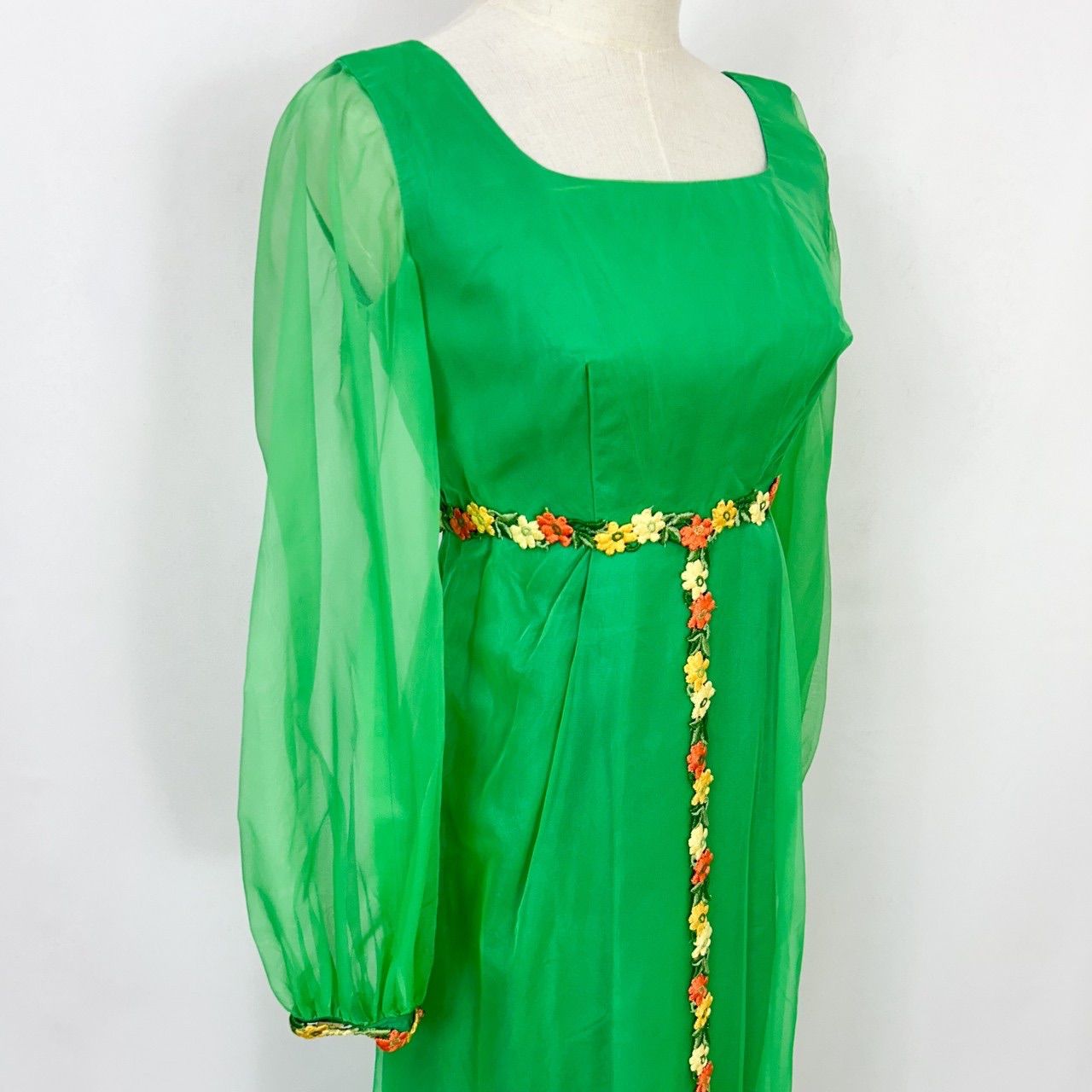 60s vintage 】USA製刺繍ドレス