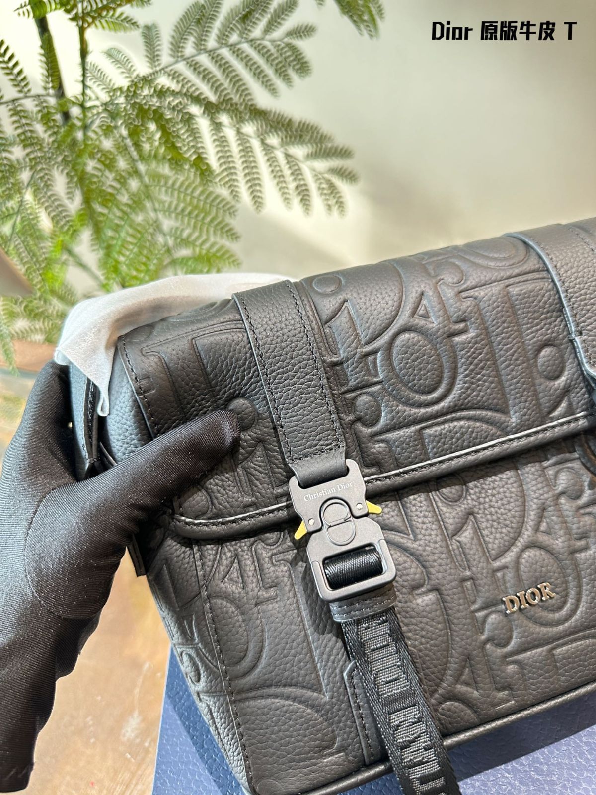 今日特価】Dior Hit the Road 2024 Fall Flap Messenger Bag