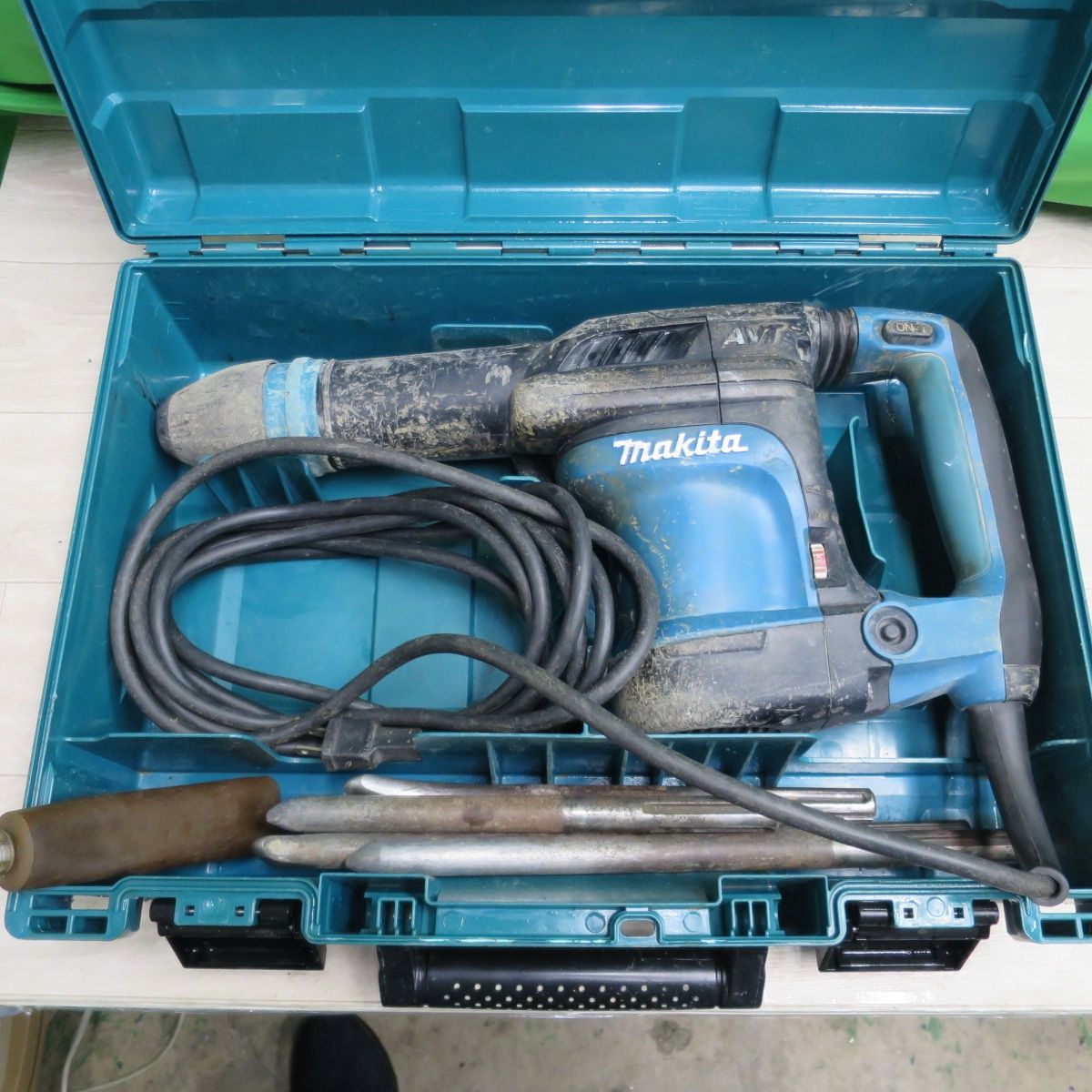 送料無料] 付属品付き☆マキタ 電動 ハンマー HM0871C 電動 工具