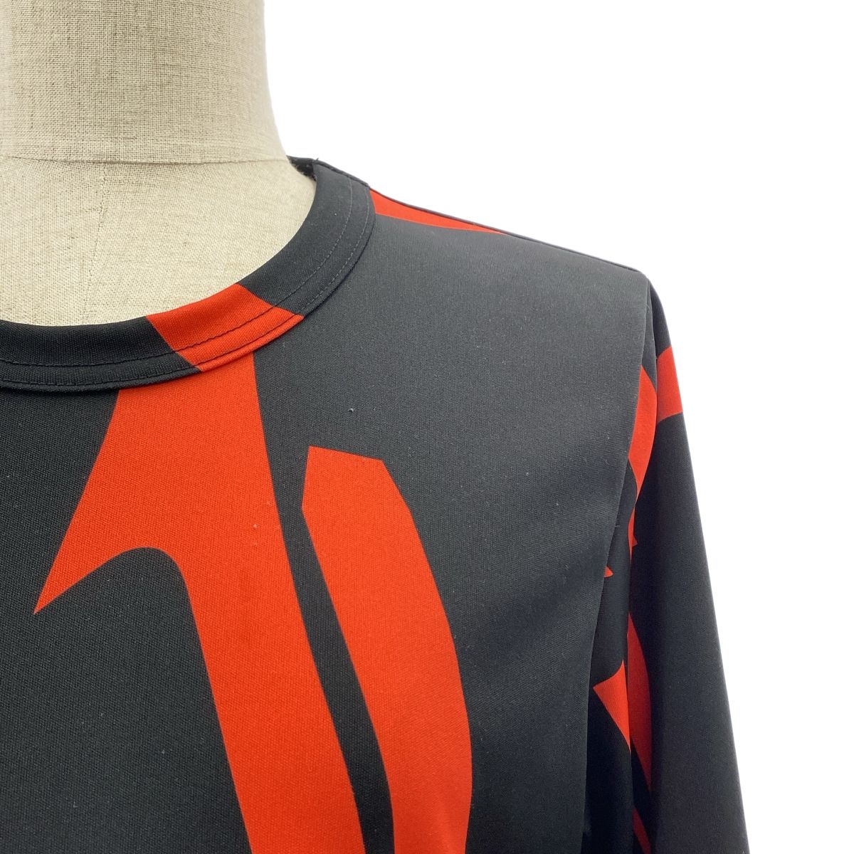 COMME des GARCONS | コムデギャルソン | 2025AW | ポリエステル 総柄 変形 立体 アシンメトリー カットソー | S | レッド|ブラック | レディース