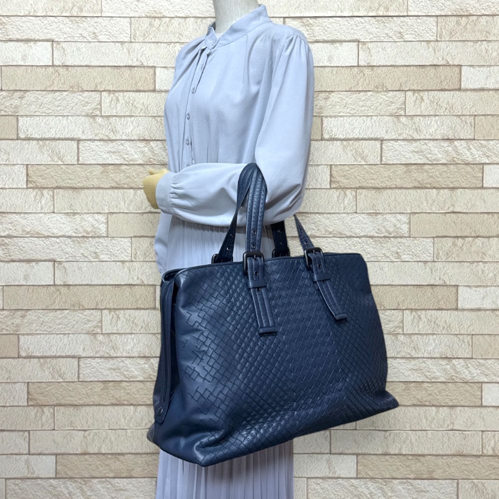 BOTTEGA VENETA ヴォッテガヴェネタ　ネイビー　トートバッグ BOTTEGA VENETA ボッテガ・ヴェネタ トートバック ラージアルコ