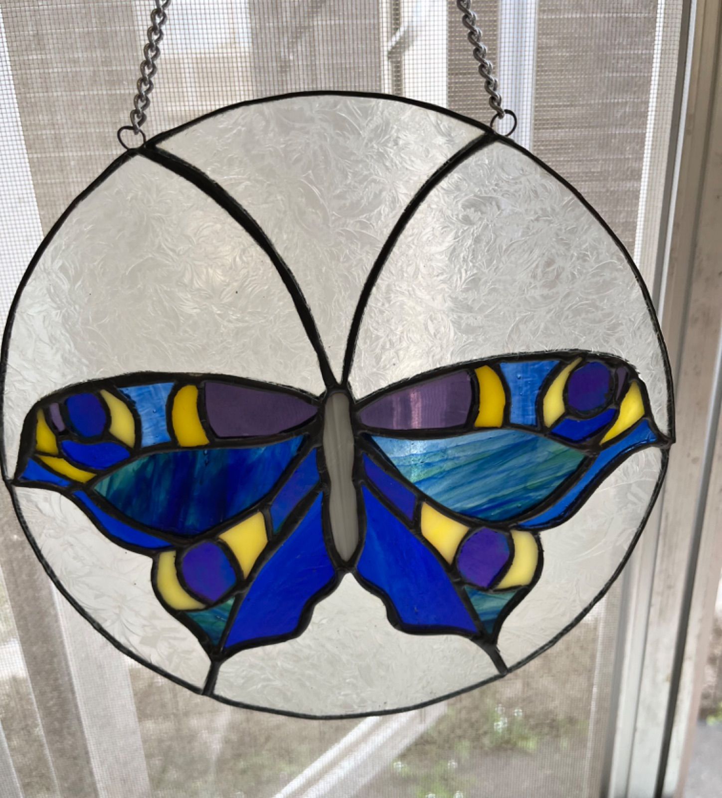 花に囲まれたオオカバマダラ ヴィンテージ ステンドグラス 花と蝶々 ステンドグラス〈蝶〉 花に囲まれたオオカバマダラ ヴィンテージ