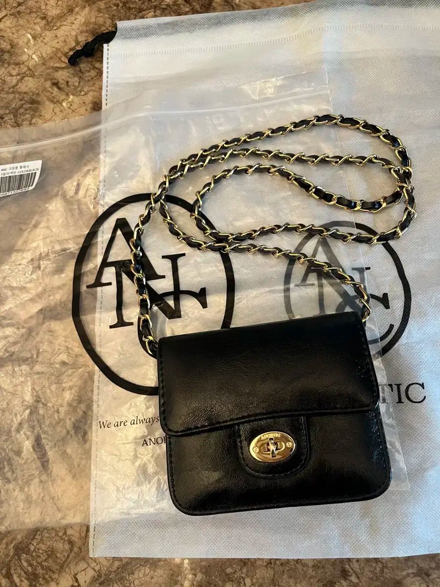 ANOETIC アノエティック クラシック ミニバッグ チェーンバッグ クロスバッグ Cardinal Red カーディナルレッド Munk Bag