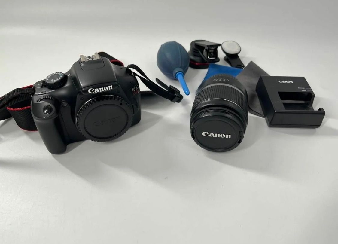 Canon EOS kiss X50 一眼レフカメラ本体バッテリー付属 キャノン